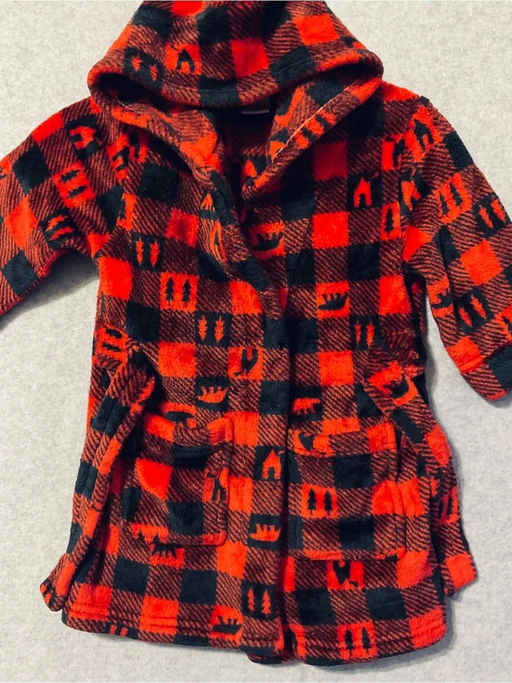 Cat & Jack Kid's  Red and Black Plaid Hooded Buffalo ,hooded robe Sz 2T-3T